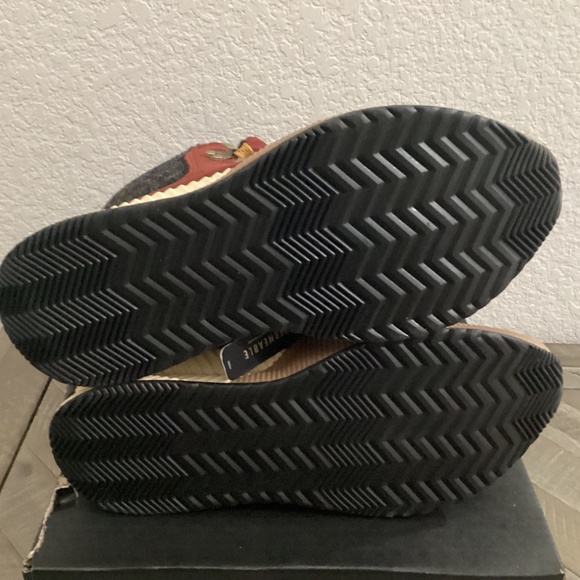 SOREL Out N' About III Conquest Waterproof Boot (Women), size 9 - Picture 5 of 10